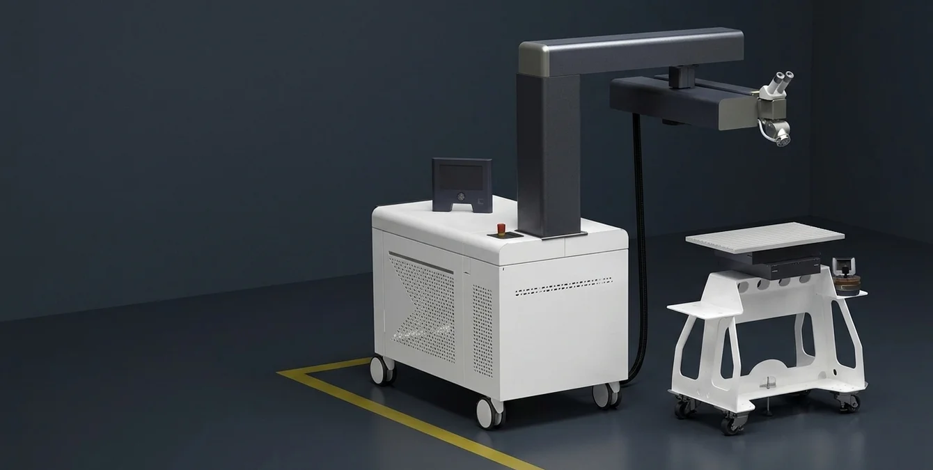 Mobile Laserschweißanlage Sineo Light in einer Werkstattecke mit gelber Bodenmarkierung Mobile Laserschweißanlage Sineo Light in einer Werkstattecke mit gelber Bodenmarkierung